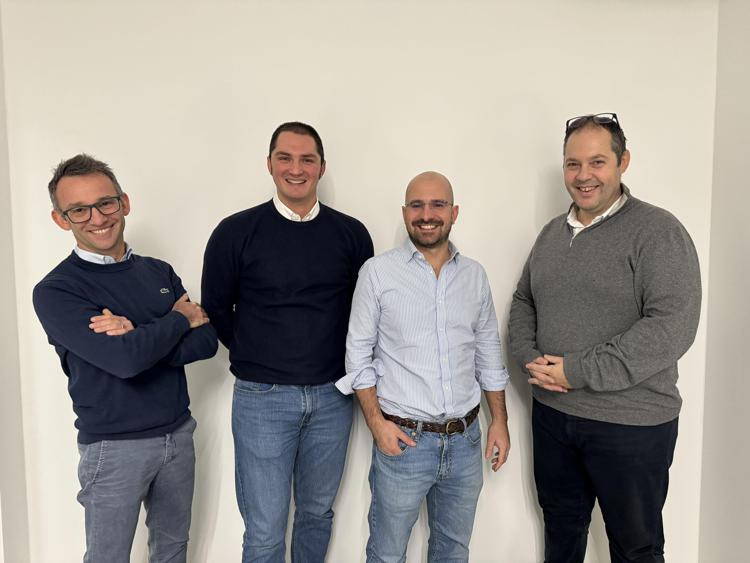 STARTUP: ECCO LOOKUP, PREMIA CHI SI DISCONNETTE DA SMARTPHONE