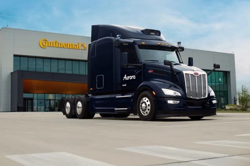 Piange l’elettrico e neppure l’autonomo sorride. Rinviato il lancio dei camion senza pilota dell’ex startup Aurora